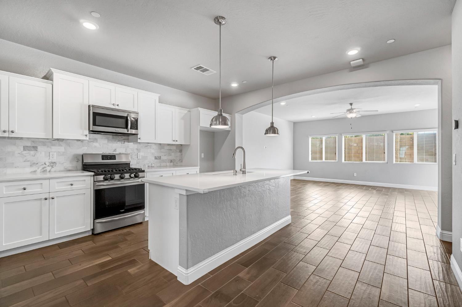 4158 Duncan Ave, Clovis, CA 93619