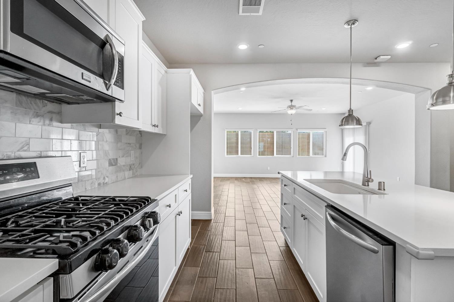 4158 Duncan Ave, Clovis, CA 93619