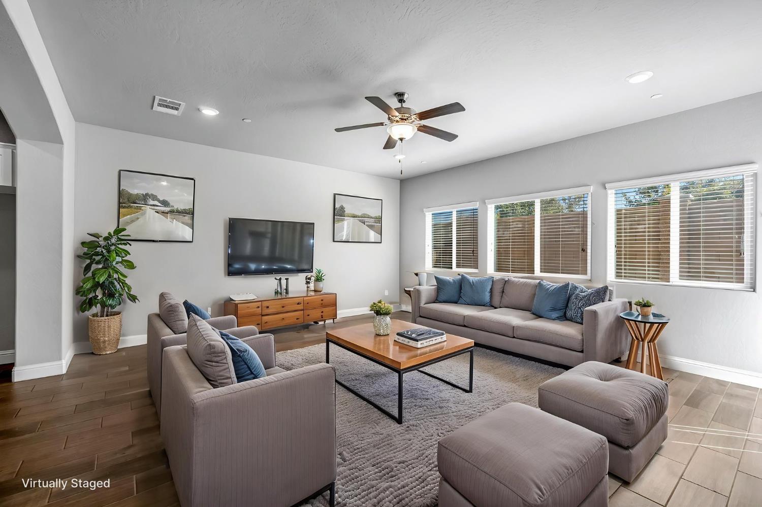 4158 Duncan Ave, Clovis, CA 93619