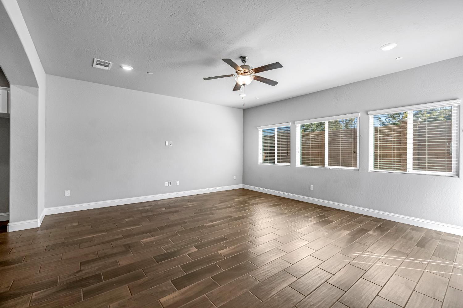 4158 Duncan Ave, Clovis, CA 93619