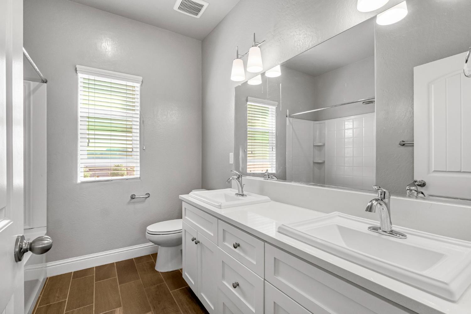 4158 Duncan Ave, Clovis, CA 93619