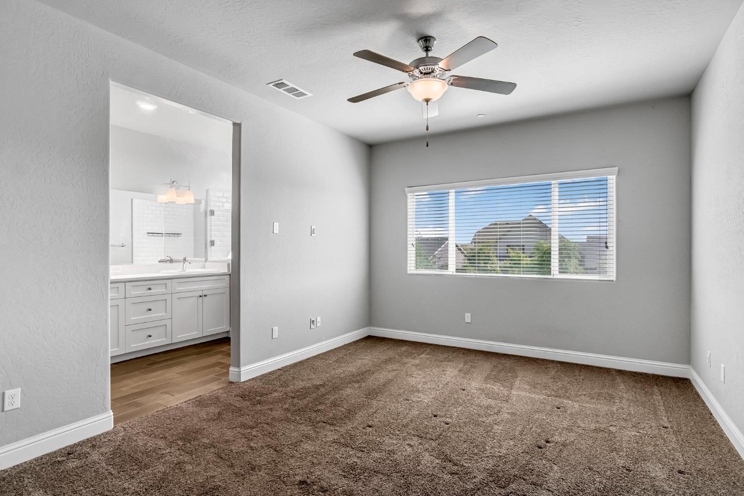 4158 Duncan Ave, Clovis, CA 93619