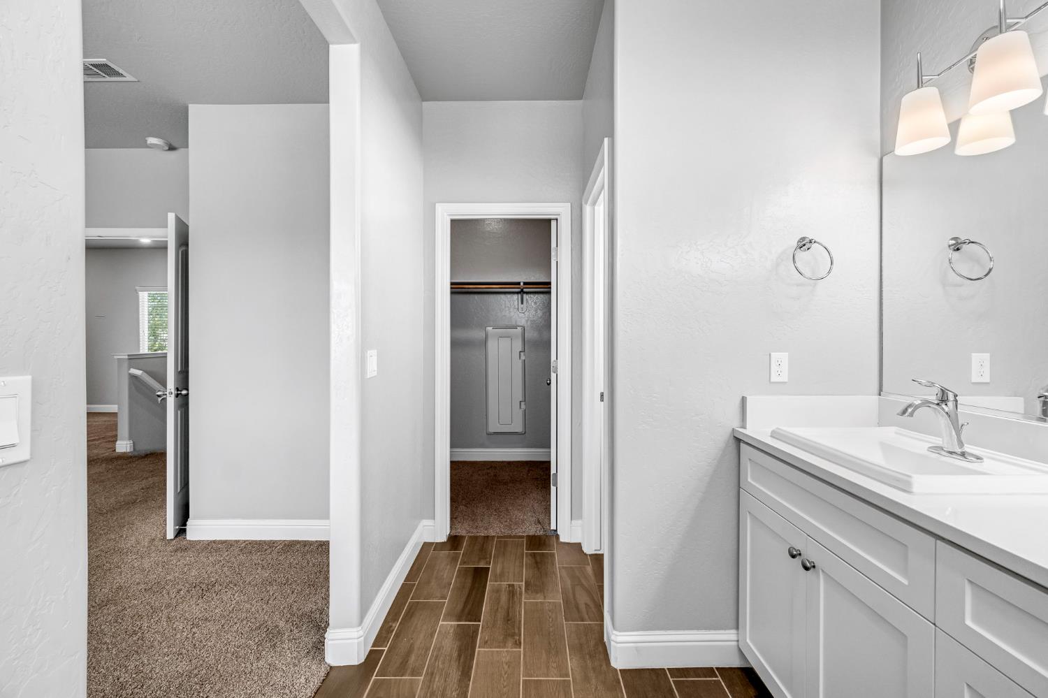 4158 Duncan Ave, Clovis, CA 93619