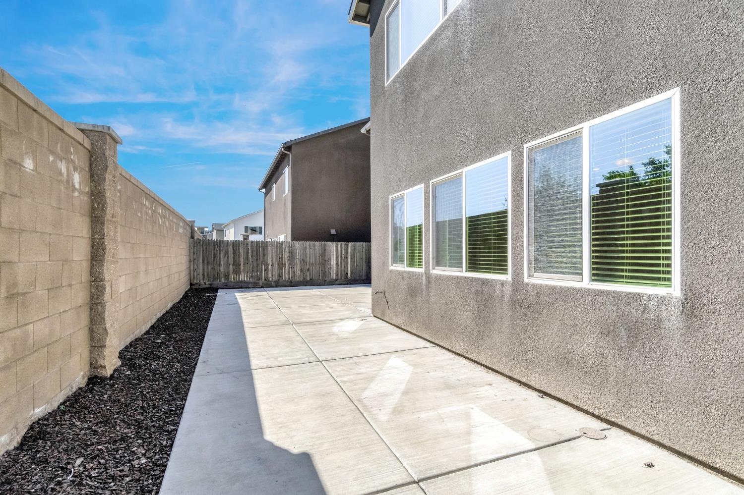 4158 Duncan Ave, Clovis, CA 93619