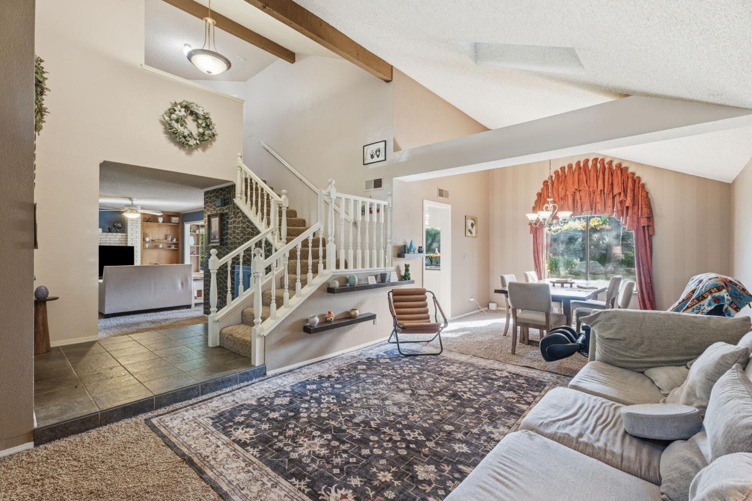 6424 N vagedes, Fresno, CA 93711