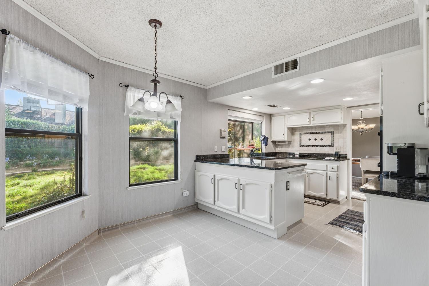 6424 N vagedes, Fresno, CA 93711