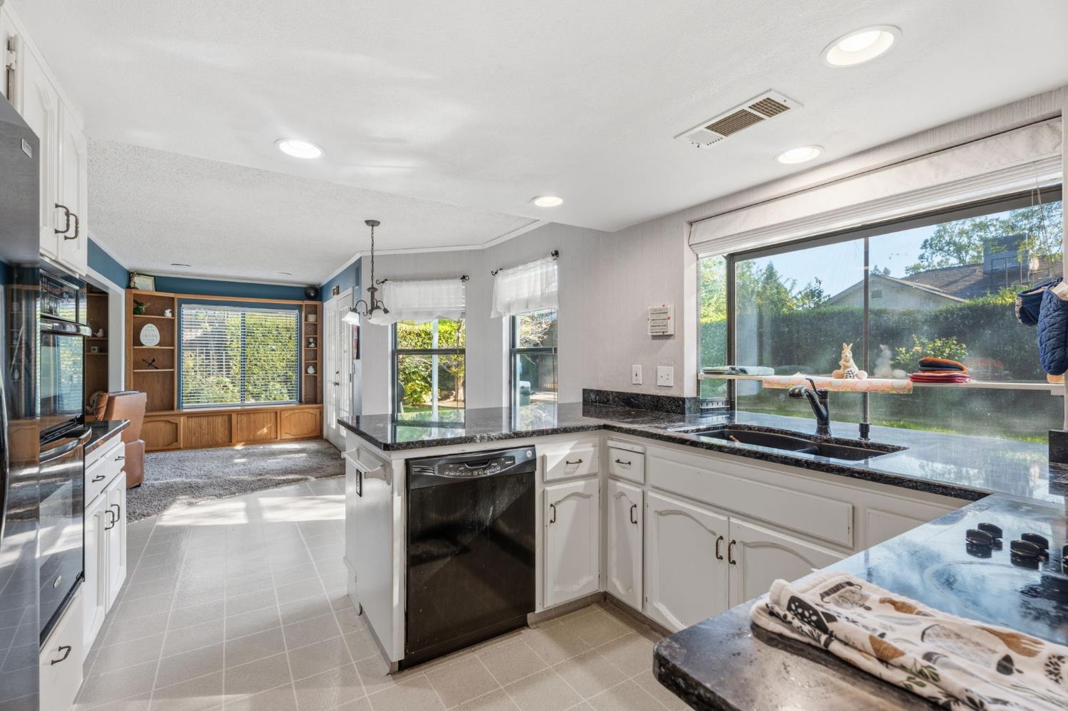 6424 N vagedes, Fresno, CA 93711