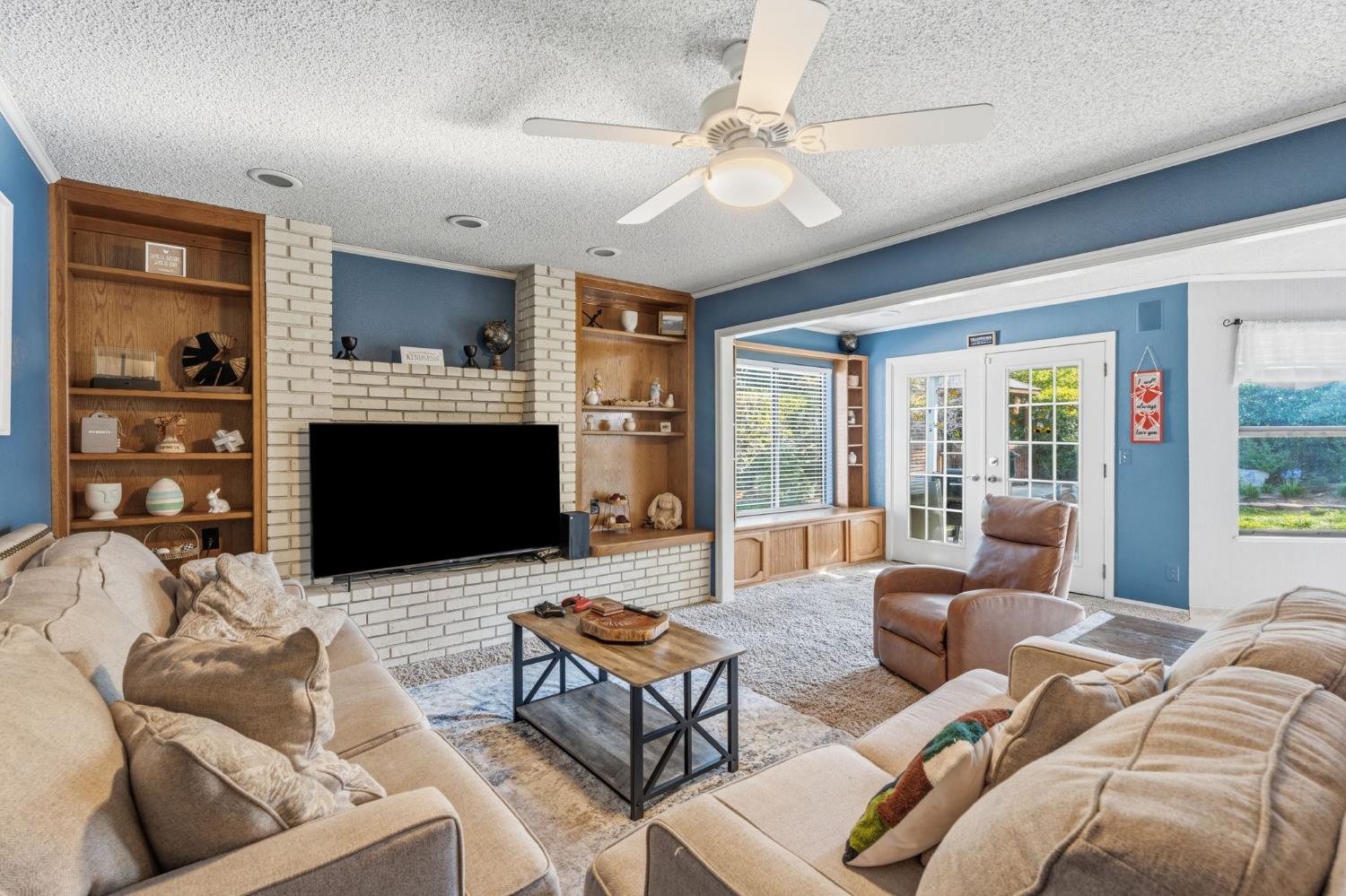 6424 N vagedes, Fresno, CA 93711