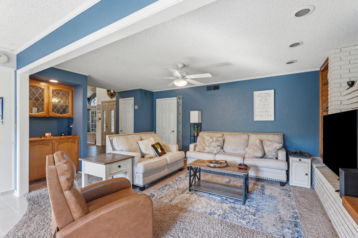 6424 N vagedes, Fresno, CA 93711