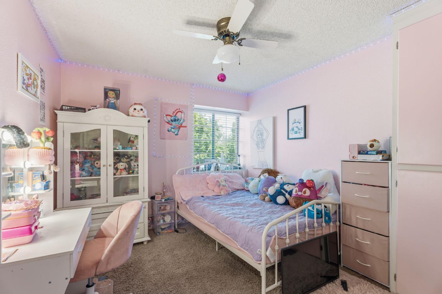 6424 N vagedes, Fresno, CA 93711