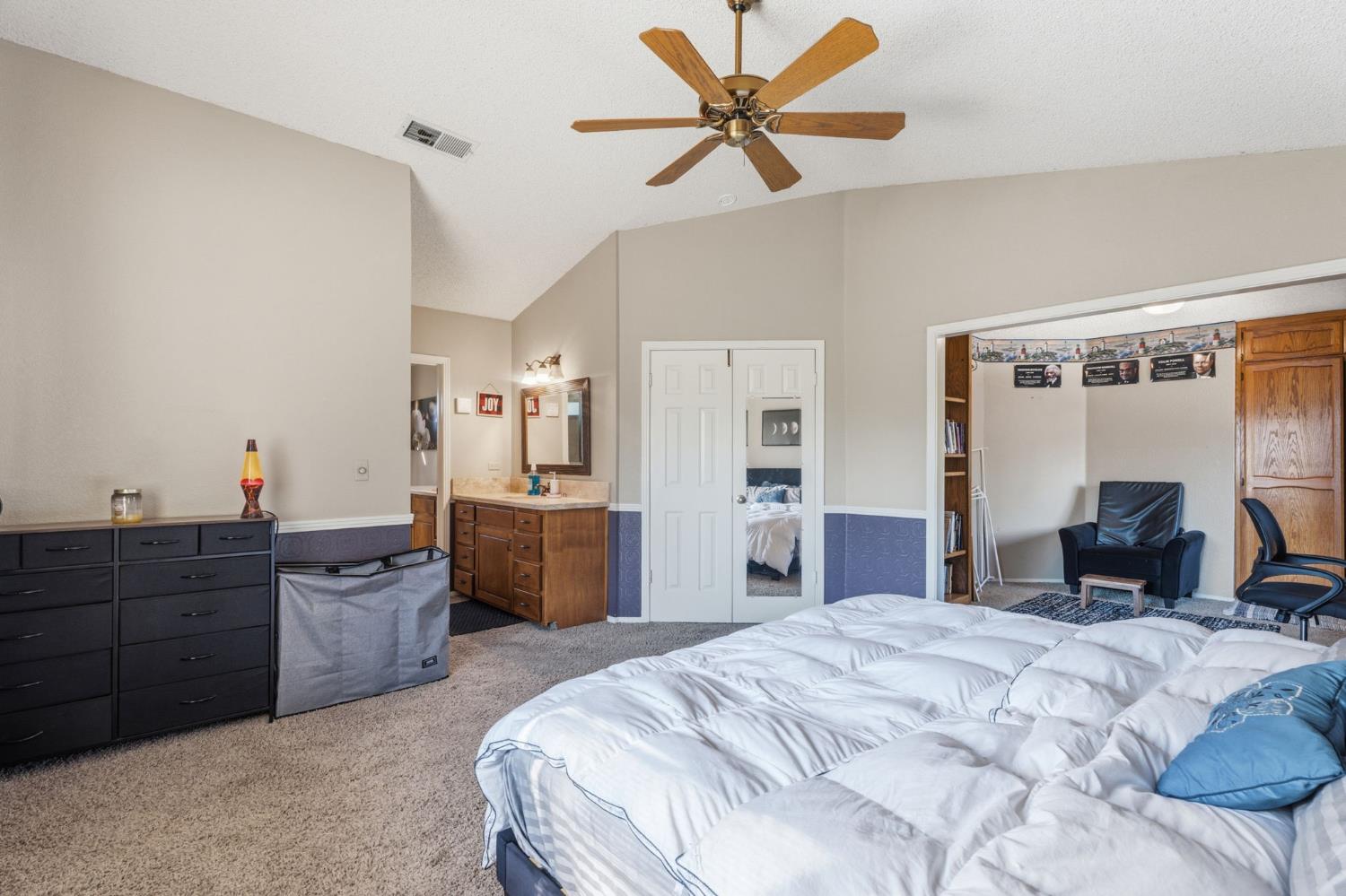 6424 N vagedes, Fresno, CA 93711