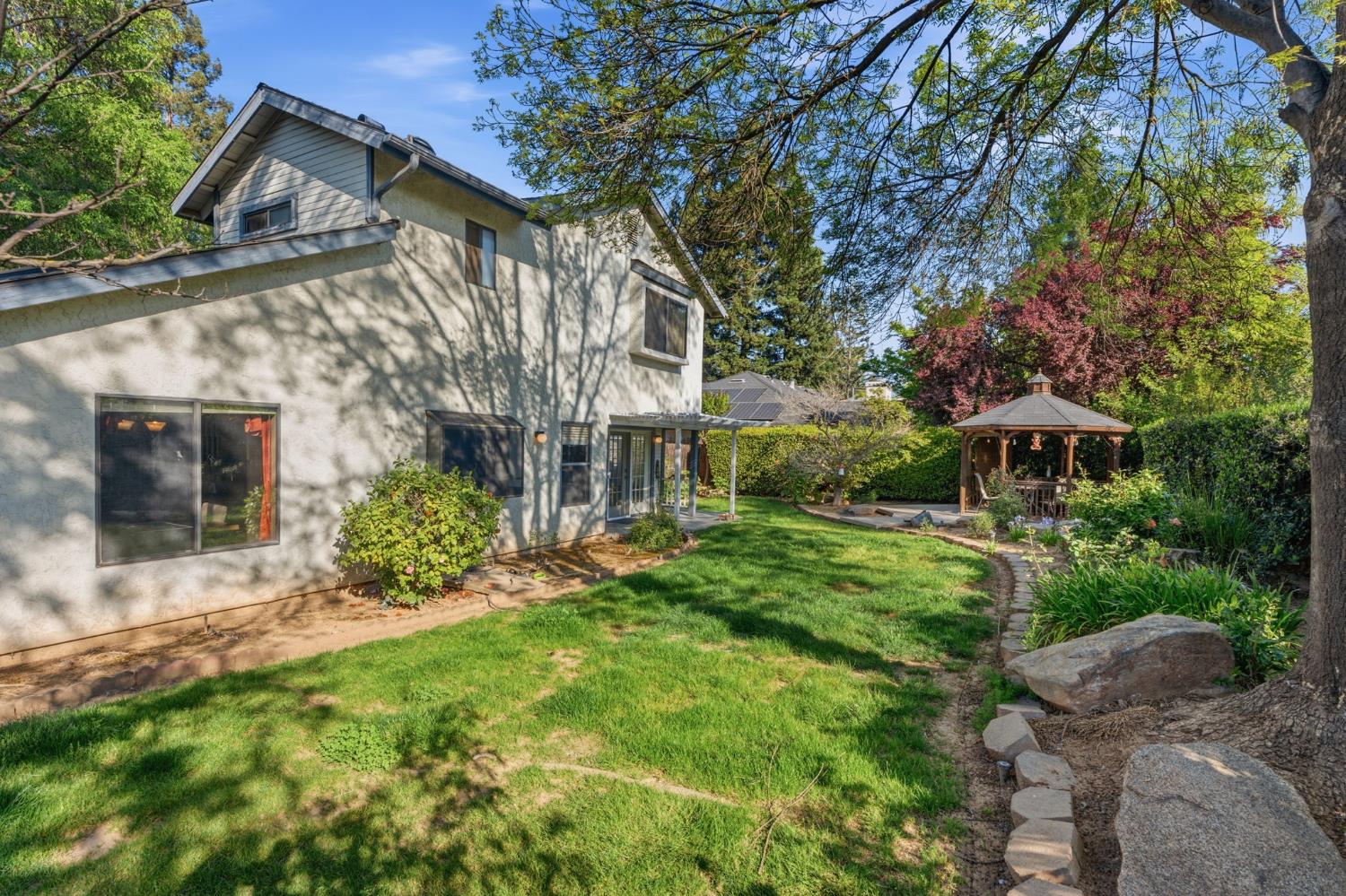 6424 N vagedes, Fresno, CA 93711