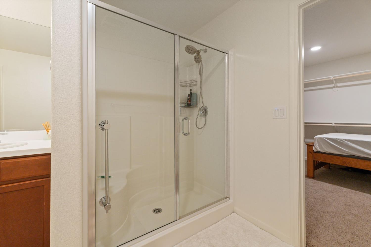 802 Reisling Ln, Coalinga, CA 93210