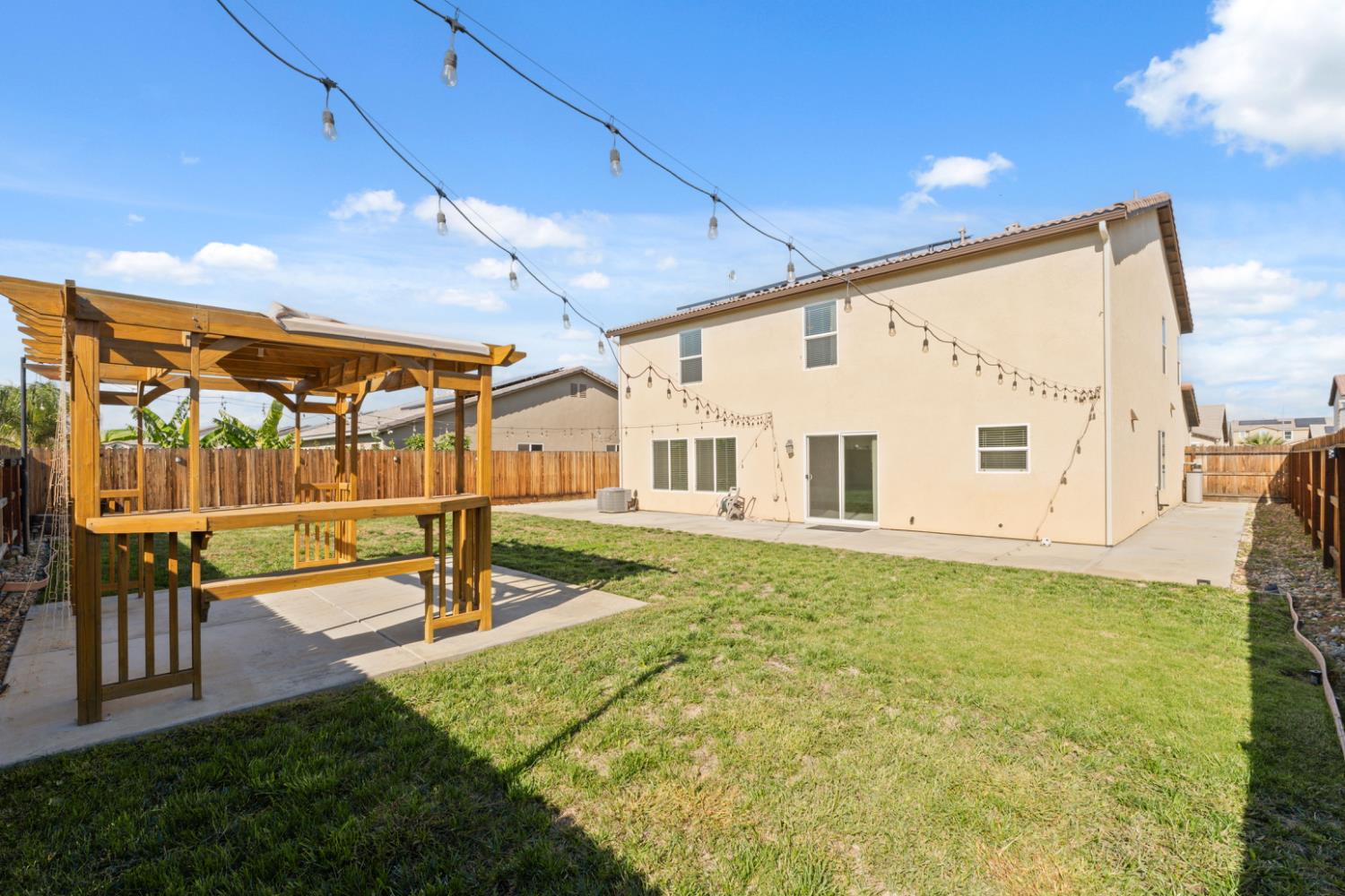 802 Reisling Ln, Coalinga, CA 93210