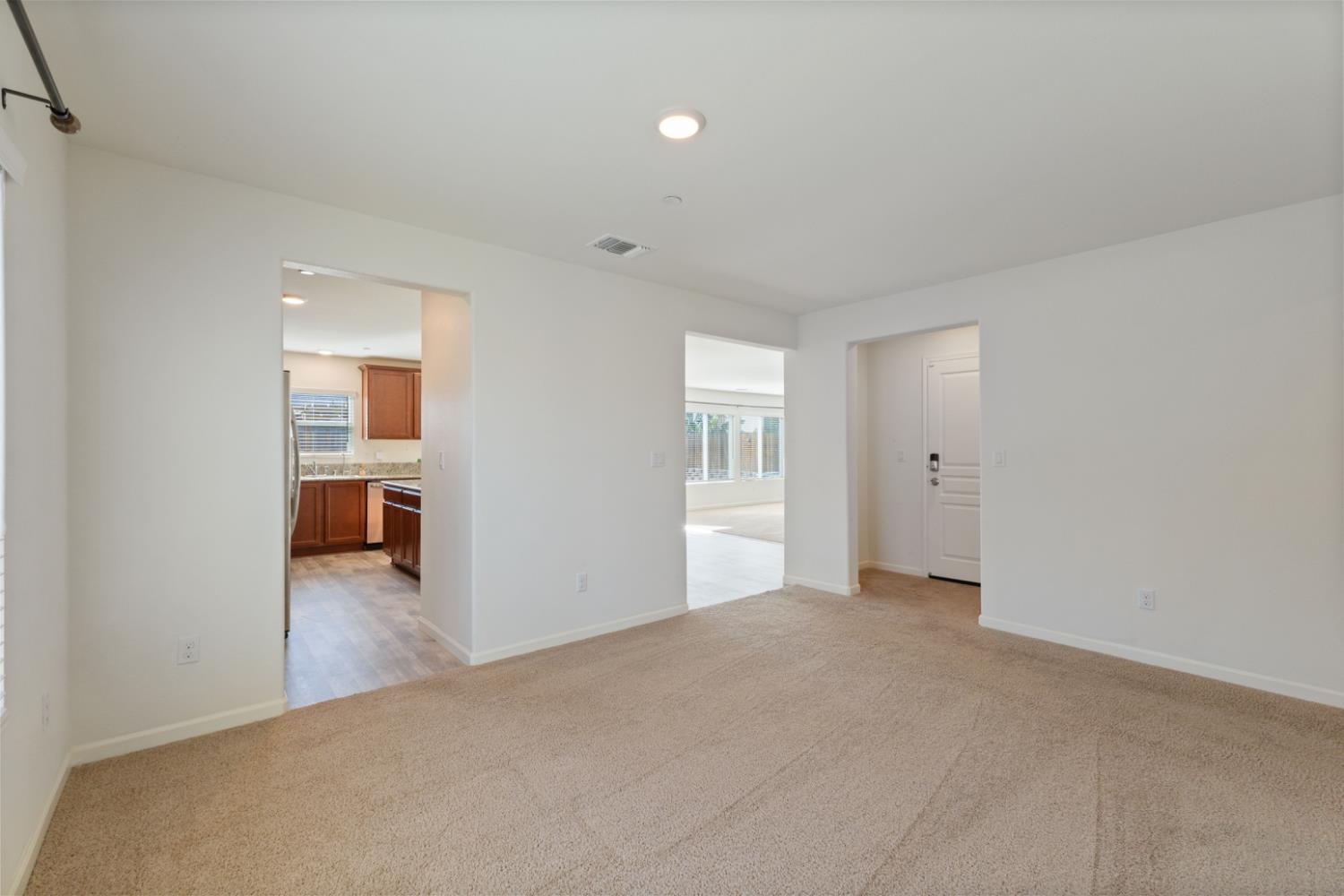 802 Reisling Ln, Coalinga, CA 93210