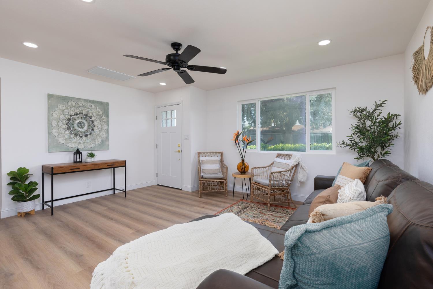 1185 E Evening Glow, Reedley, CA 93654