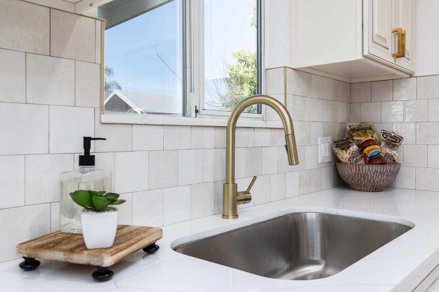 1185 E Evening Glow, Reedley, CA 93654