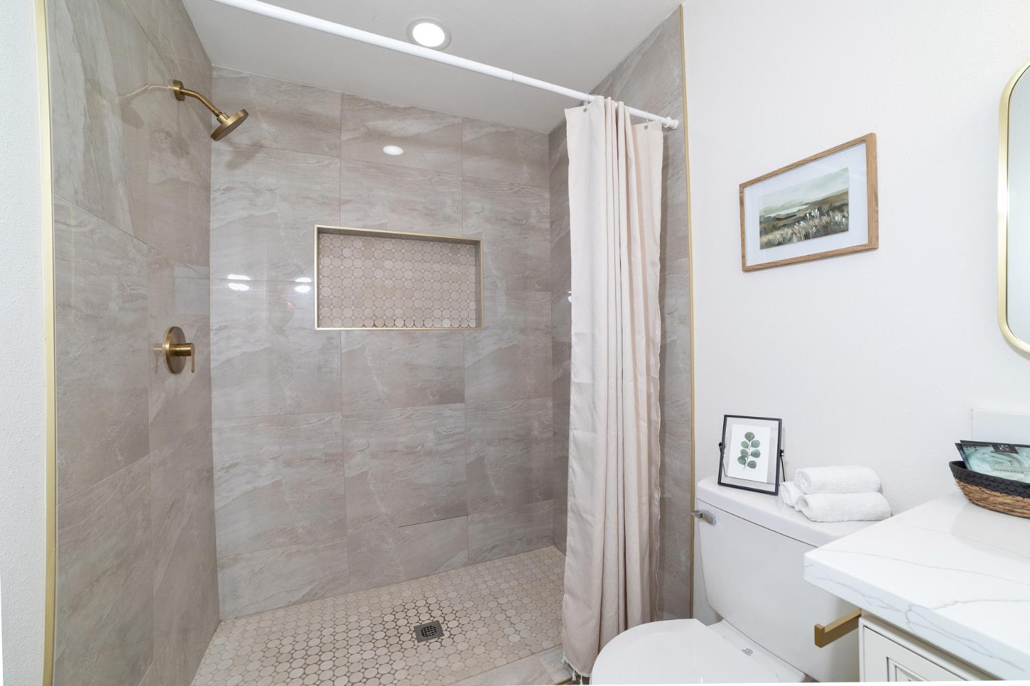 1185 E Evening Glow, Reedley, CA 93654