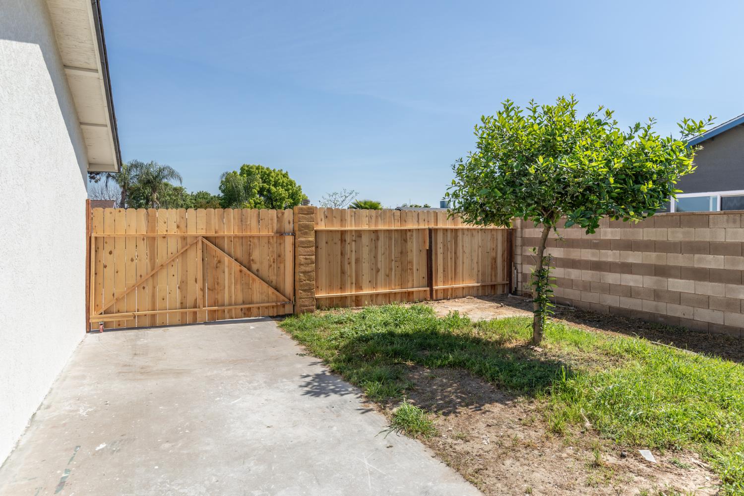 1185 E Evening Glow, Reedley, CA 93654