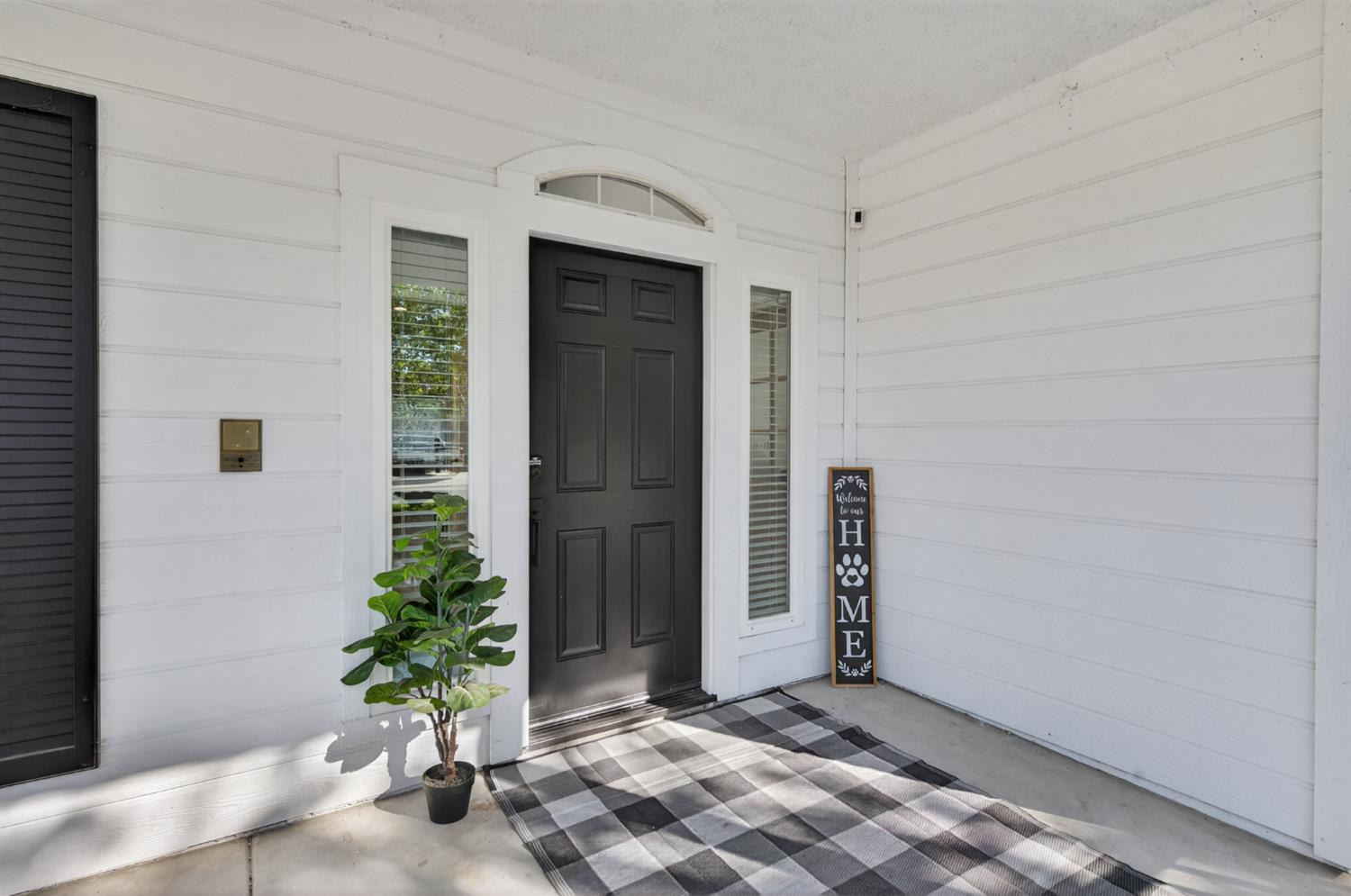 2853 Carolina Ave, Clovis, CA 93611