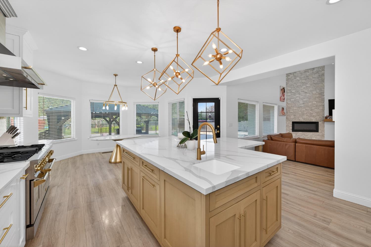 2853 Carolina Ave, Clovis, CA 93611