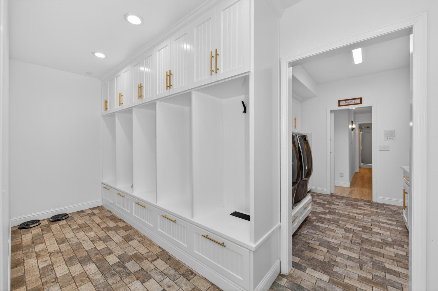 2853 Carolina Ave, Clovis, CA 93611