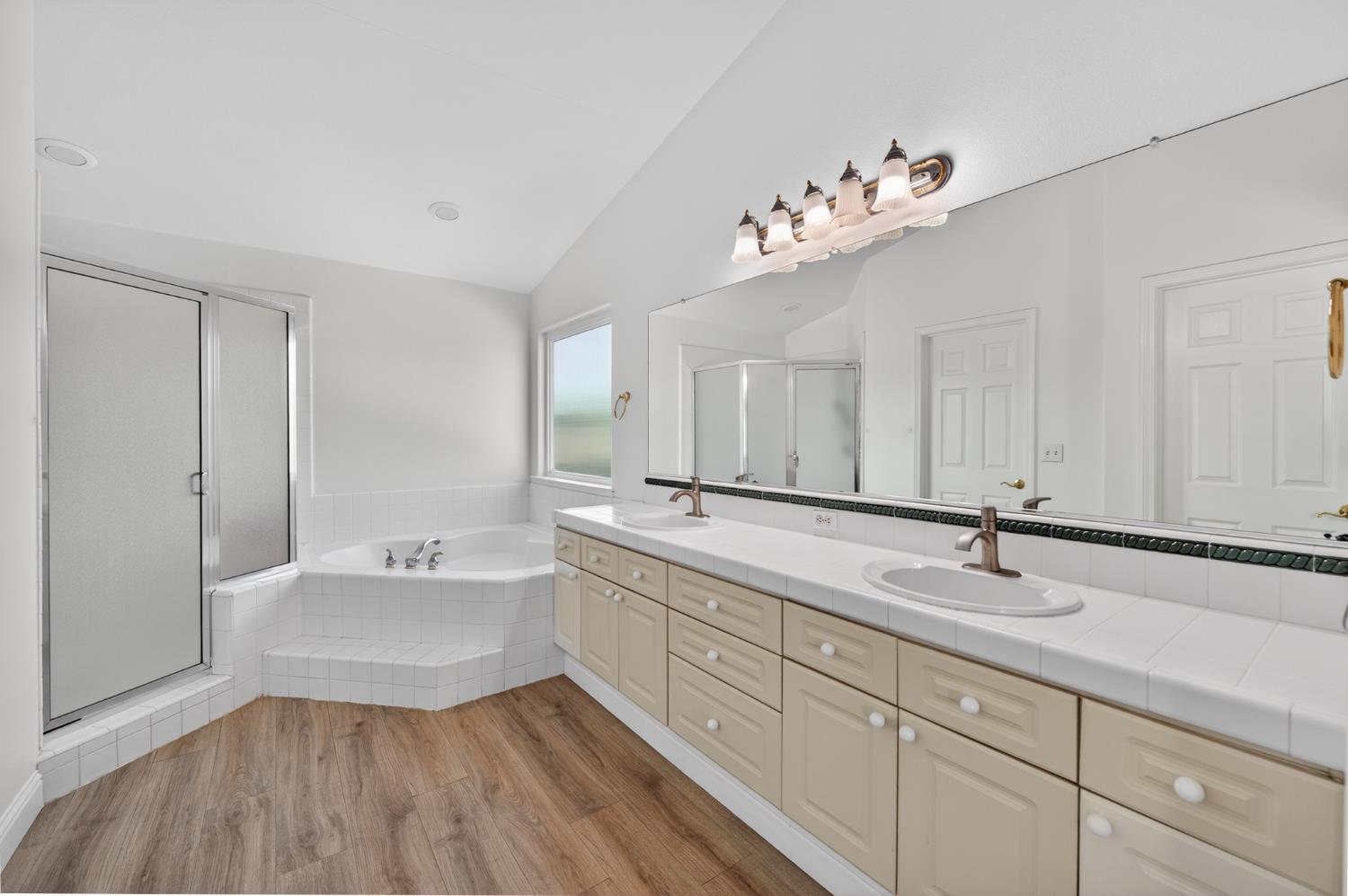 2853 Carolina Ave, Clovis, CA 93611