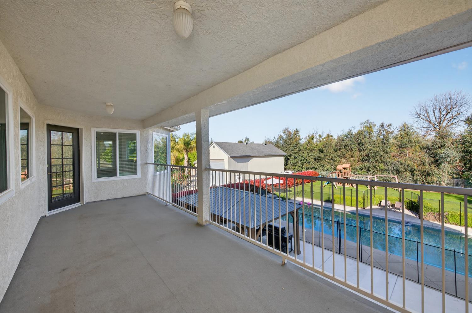 2853 Carolina Ave, Clovis, CA 93611