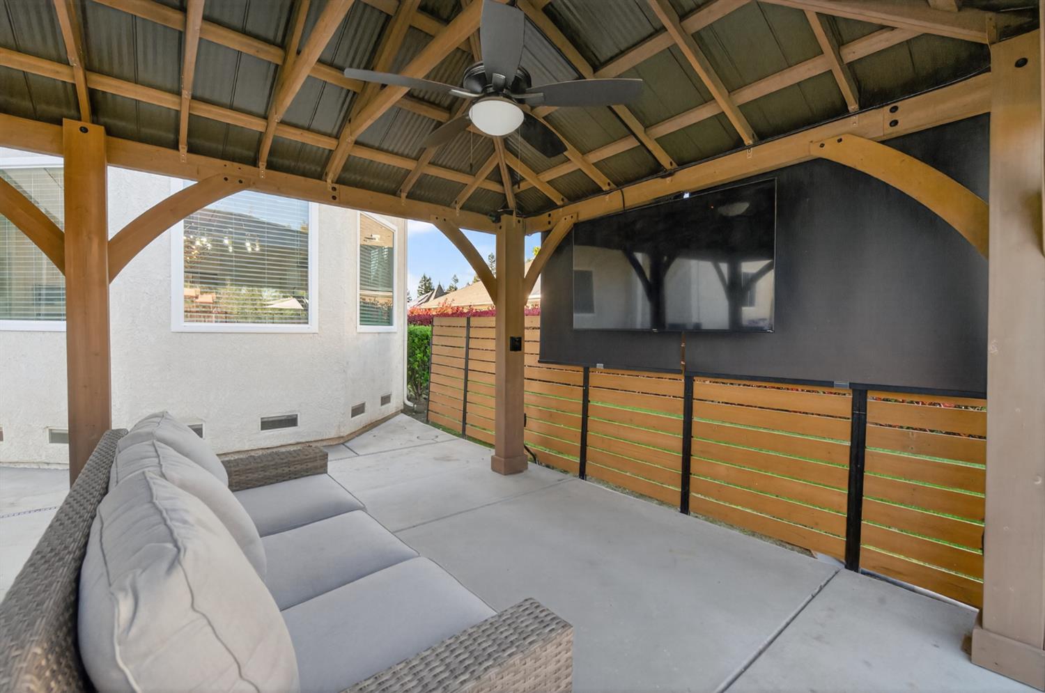 2853 Carolina Ave, Clovis, CA 93611