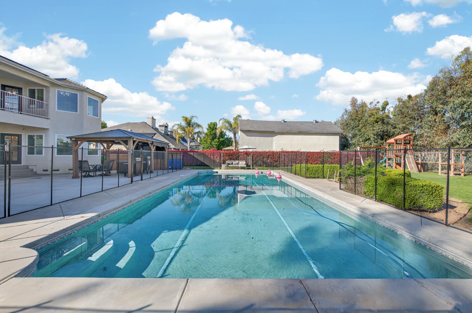 2853 Carolina Ave, Clovis, CA 93611