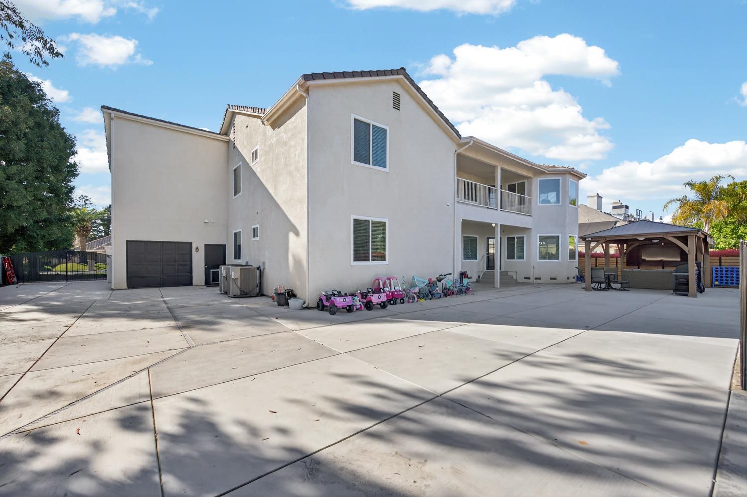 2853 Carolina Ave, Clovis, CA 93611