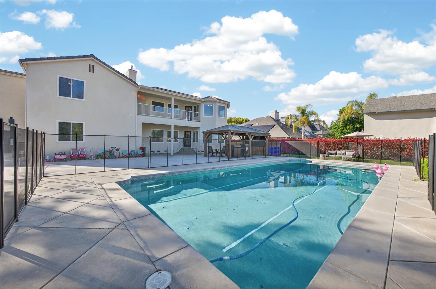 2853 Carolina Ave, Clovis, CA 93611