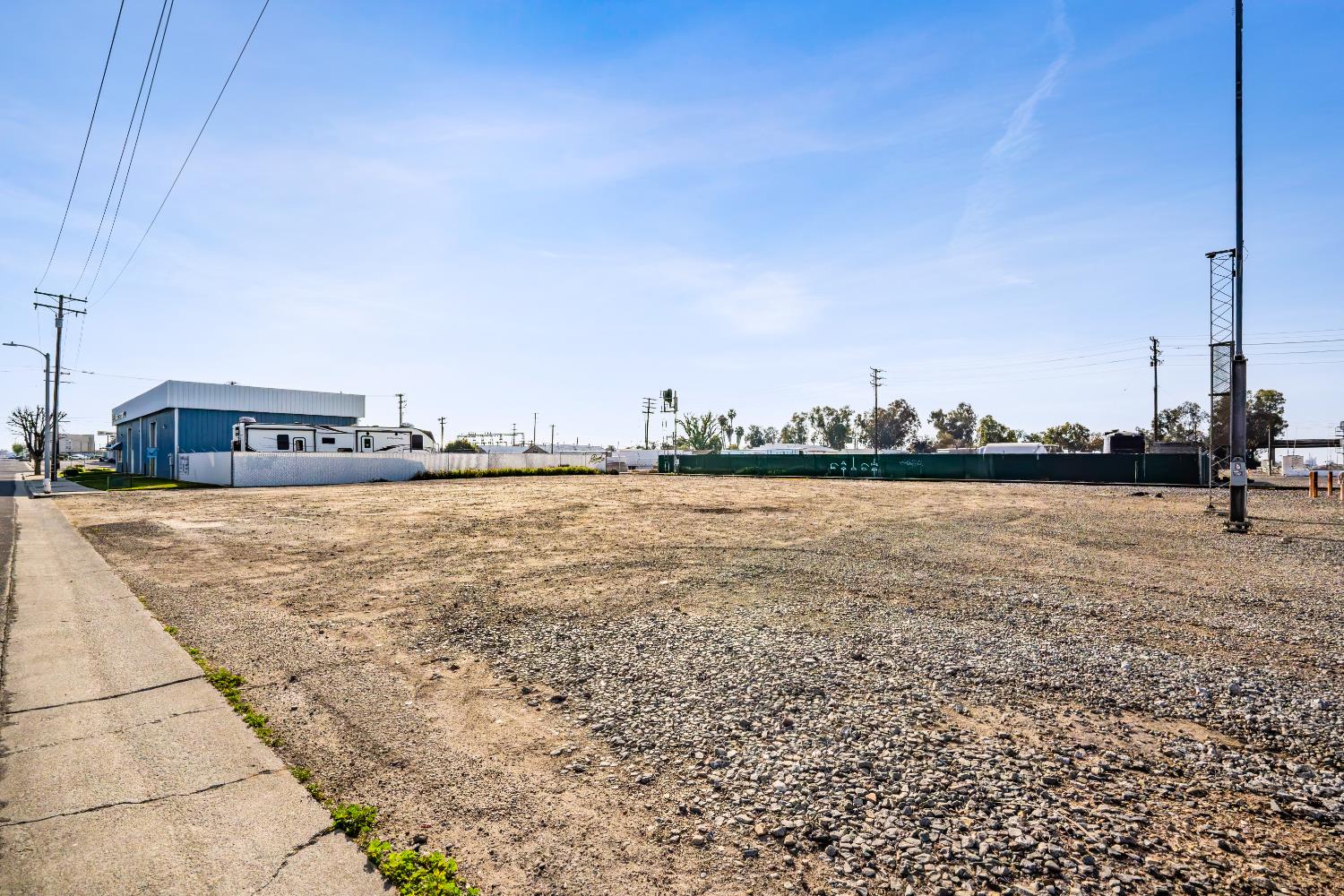 1 6th st, Hanford, CA 93230