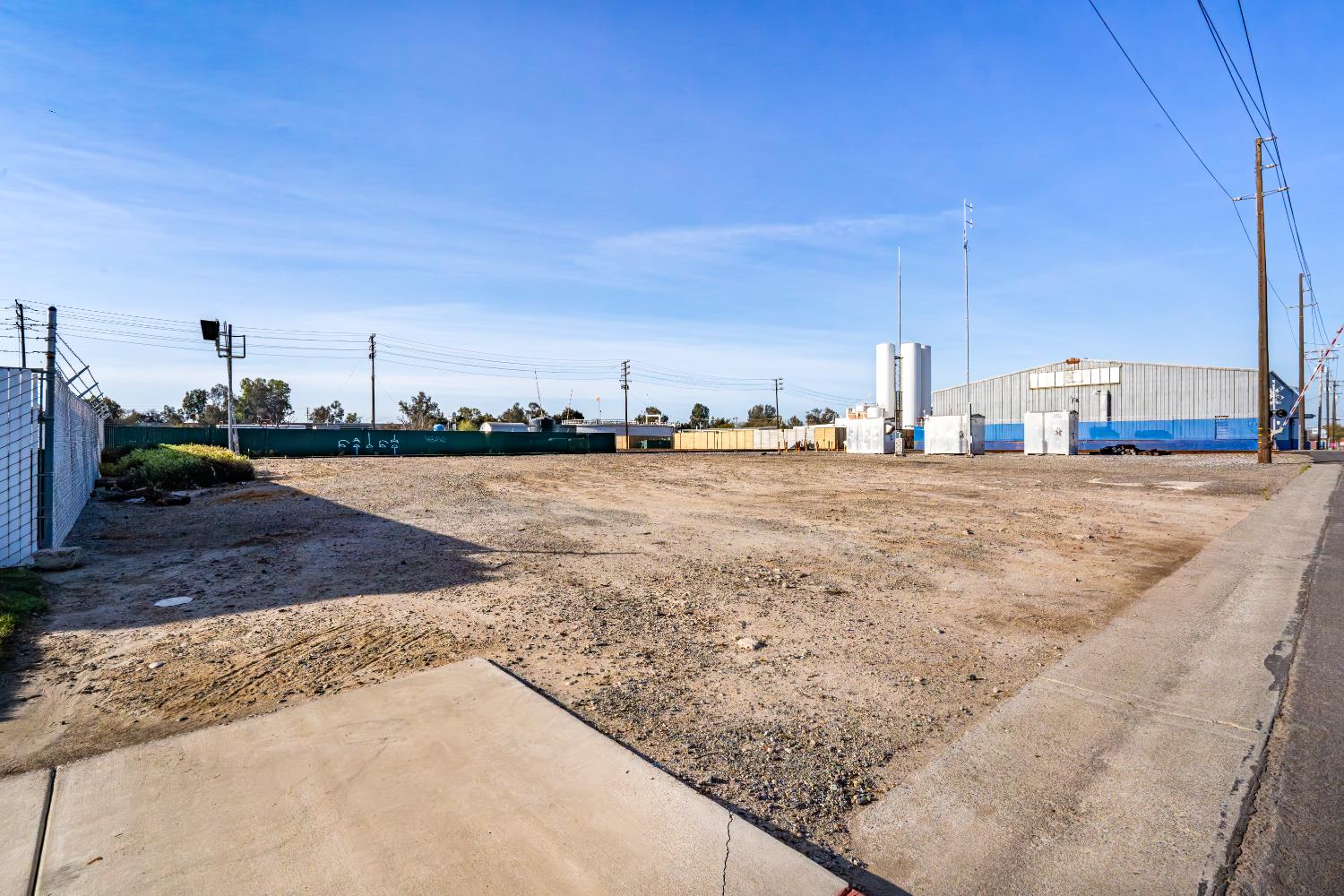 1 6th st, Hanford, CA 93230