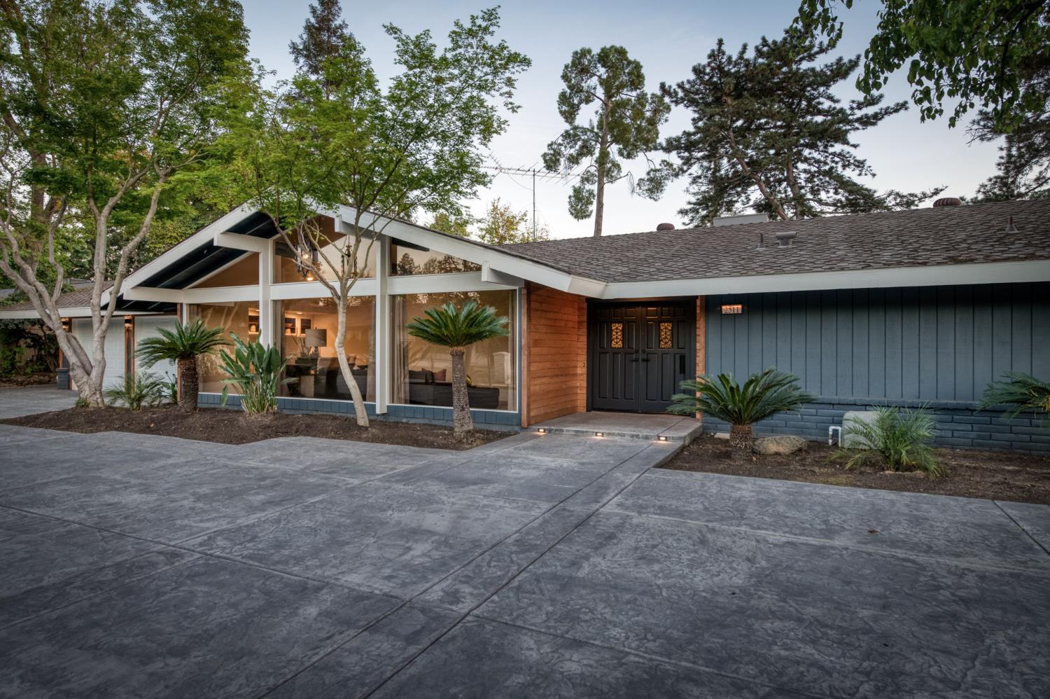 2511 W Barstow Ave, Fresno, CA 93711