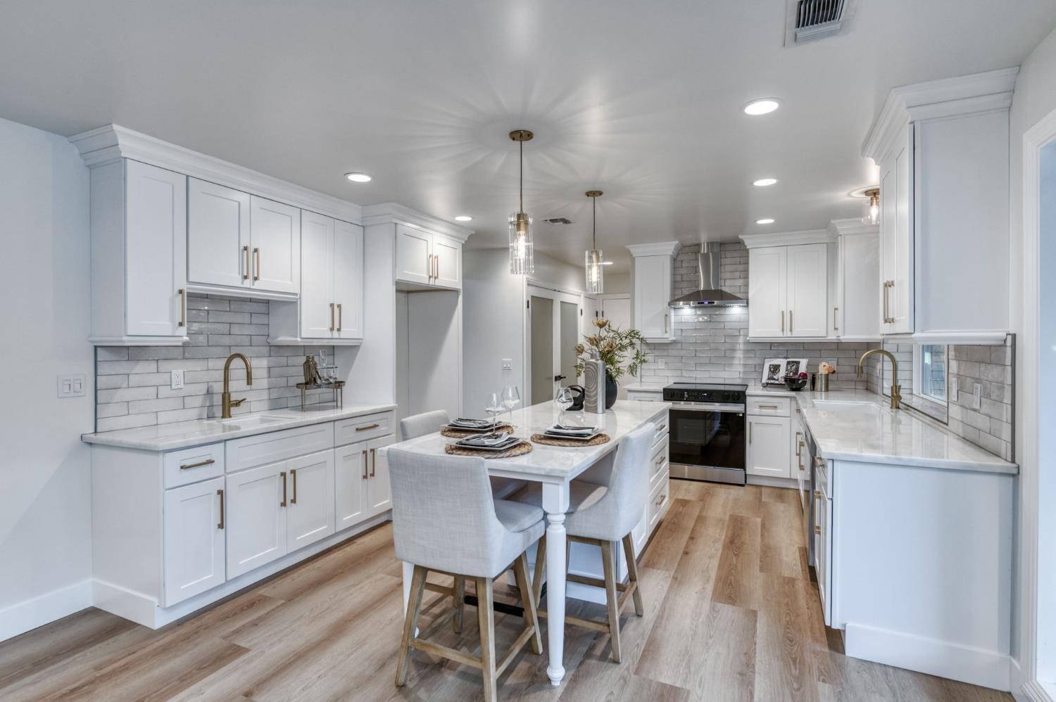 2511 W Barstow Ave, Fresno, CA 93711