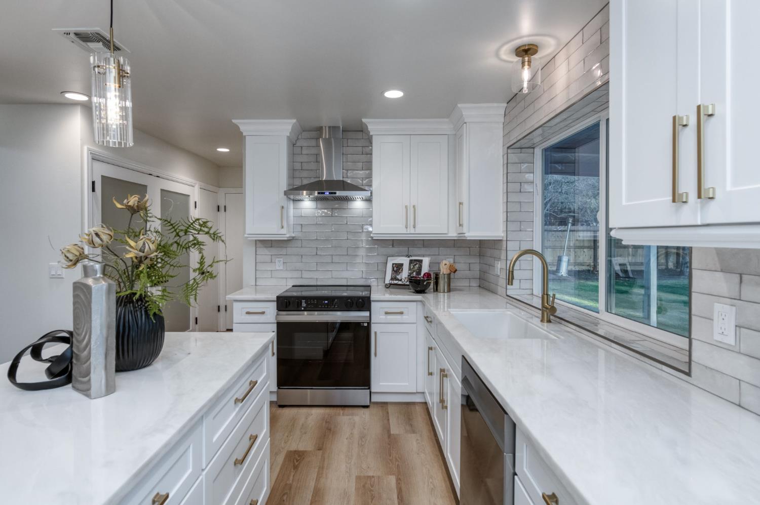 2511 W Barstow Ave, Fresno, CA 93711