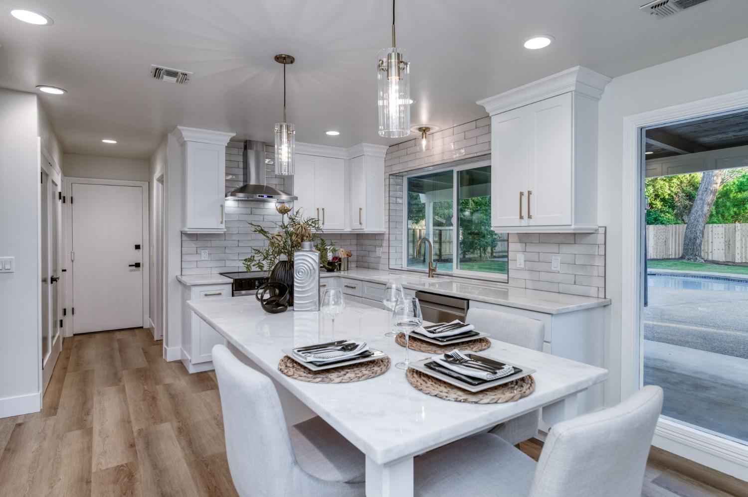 2511 W Barstow Ave, Fresno, CA 93711