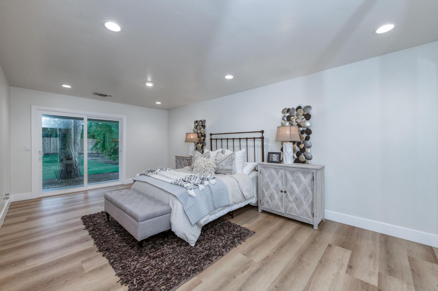 2511 W Barstow Ave, Fresno, CA 93711