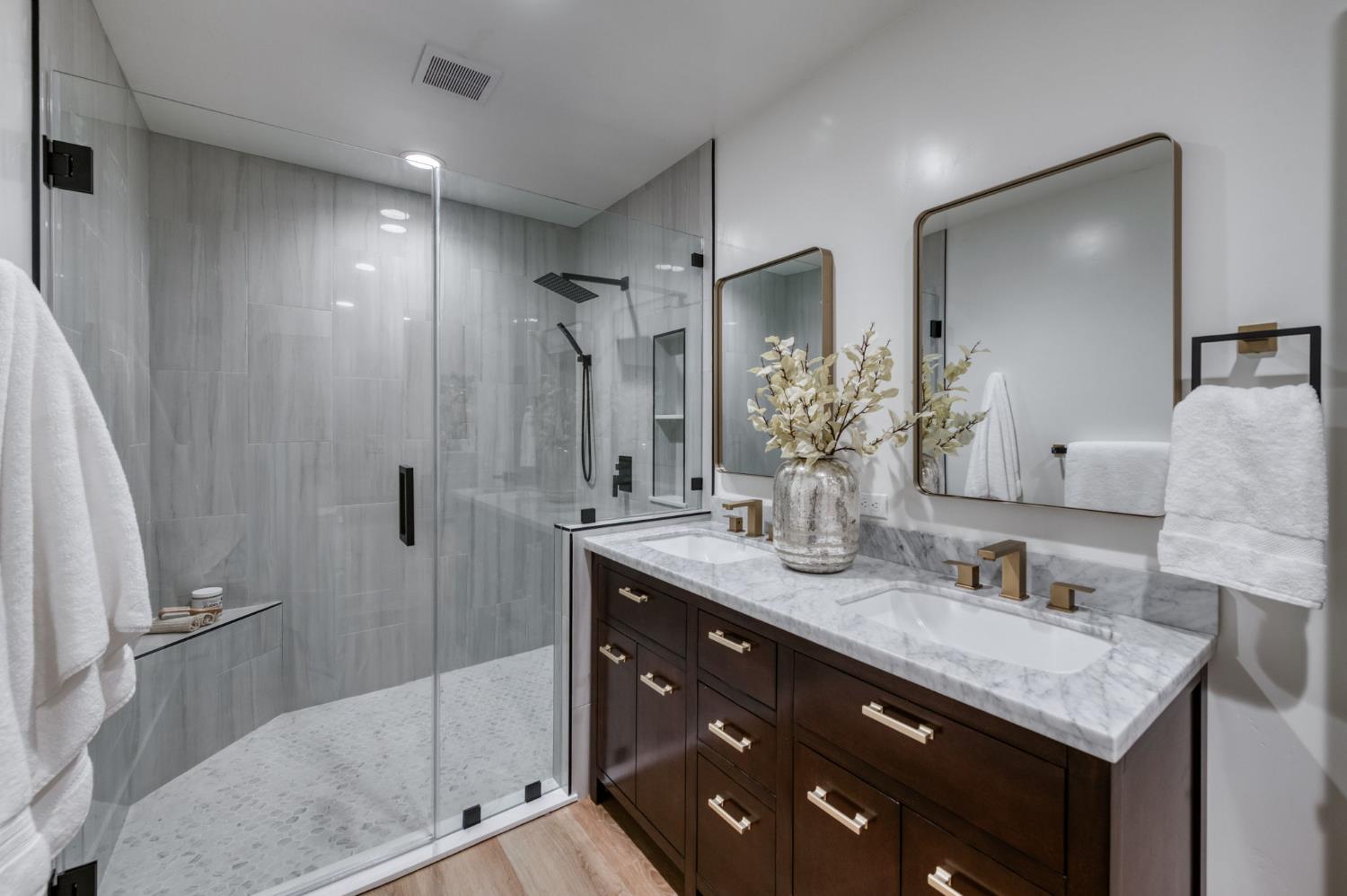 2511 W Barstow Ave, Fresno, CA 93711