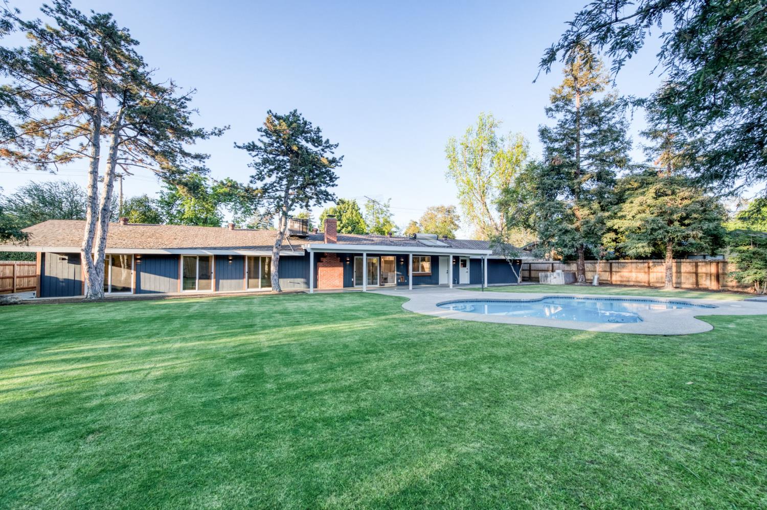 2511 W Barstow Ave, Fresno, CA 93711