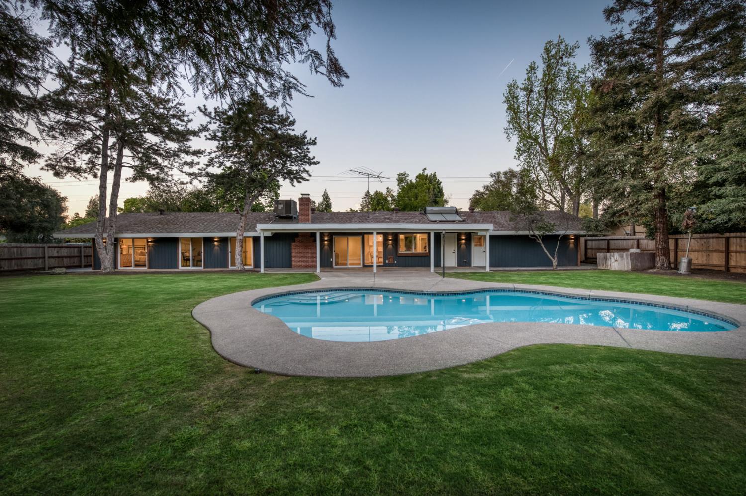 2511 W Barstow Ave, Fresno, CA 93711