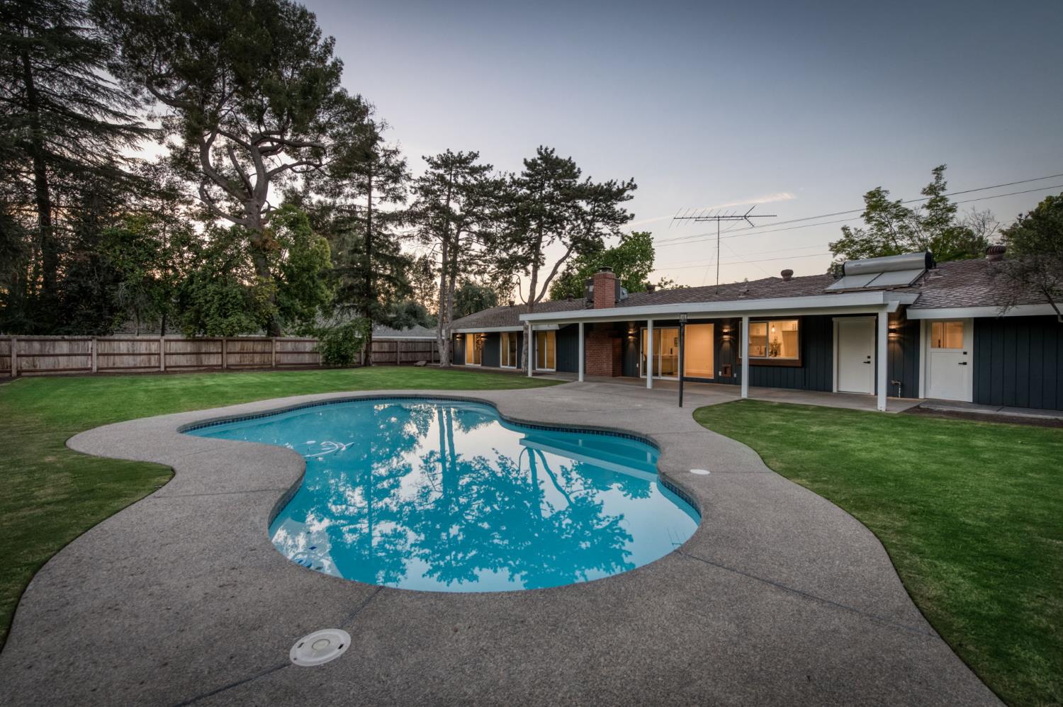 2511 W Barstow Ave, Fresno, CA 93711