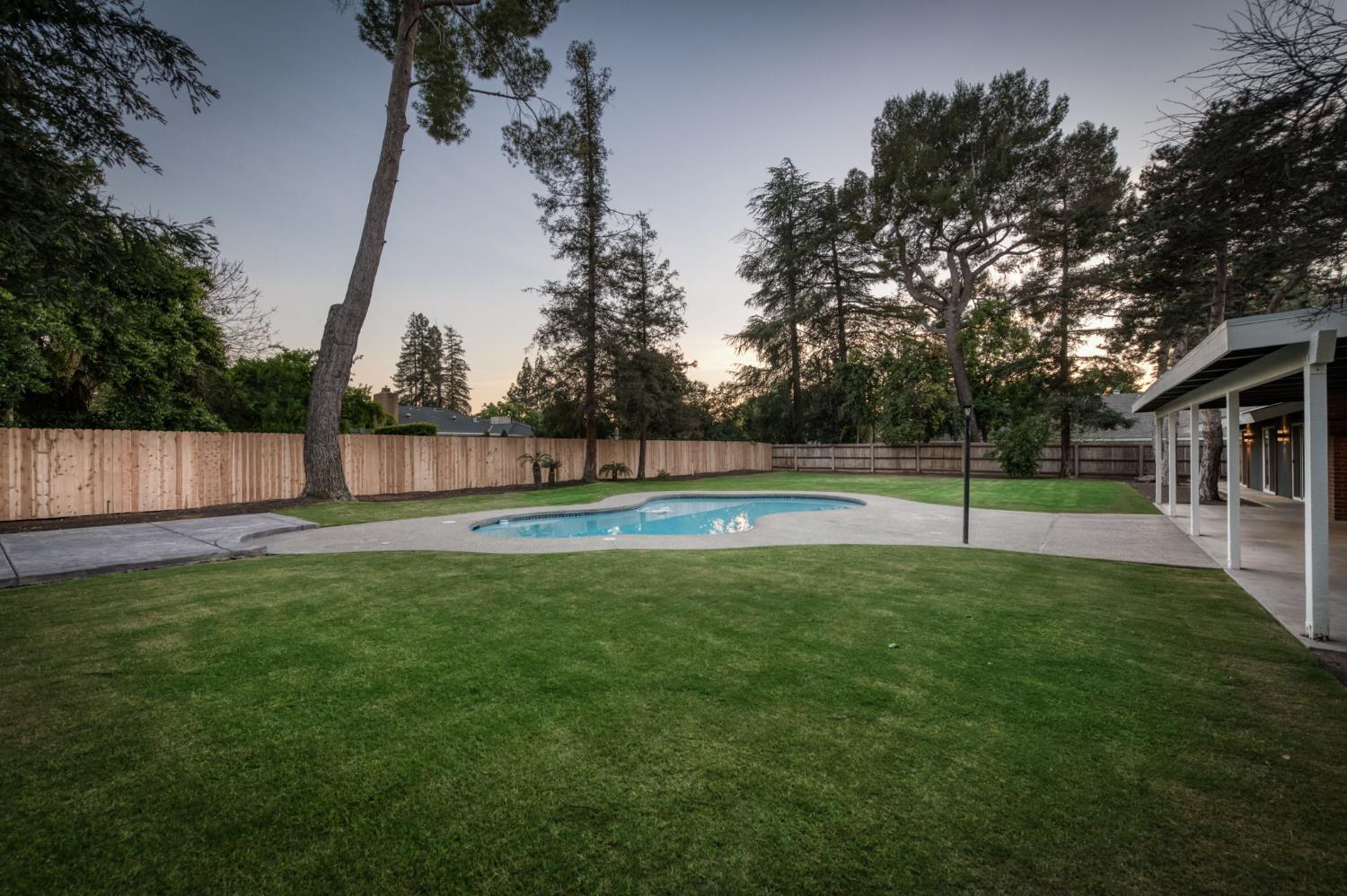 2511 W Barstow Ave, Fresno, CA 93711