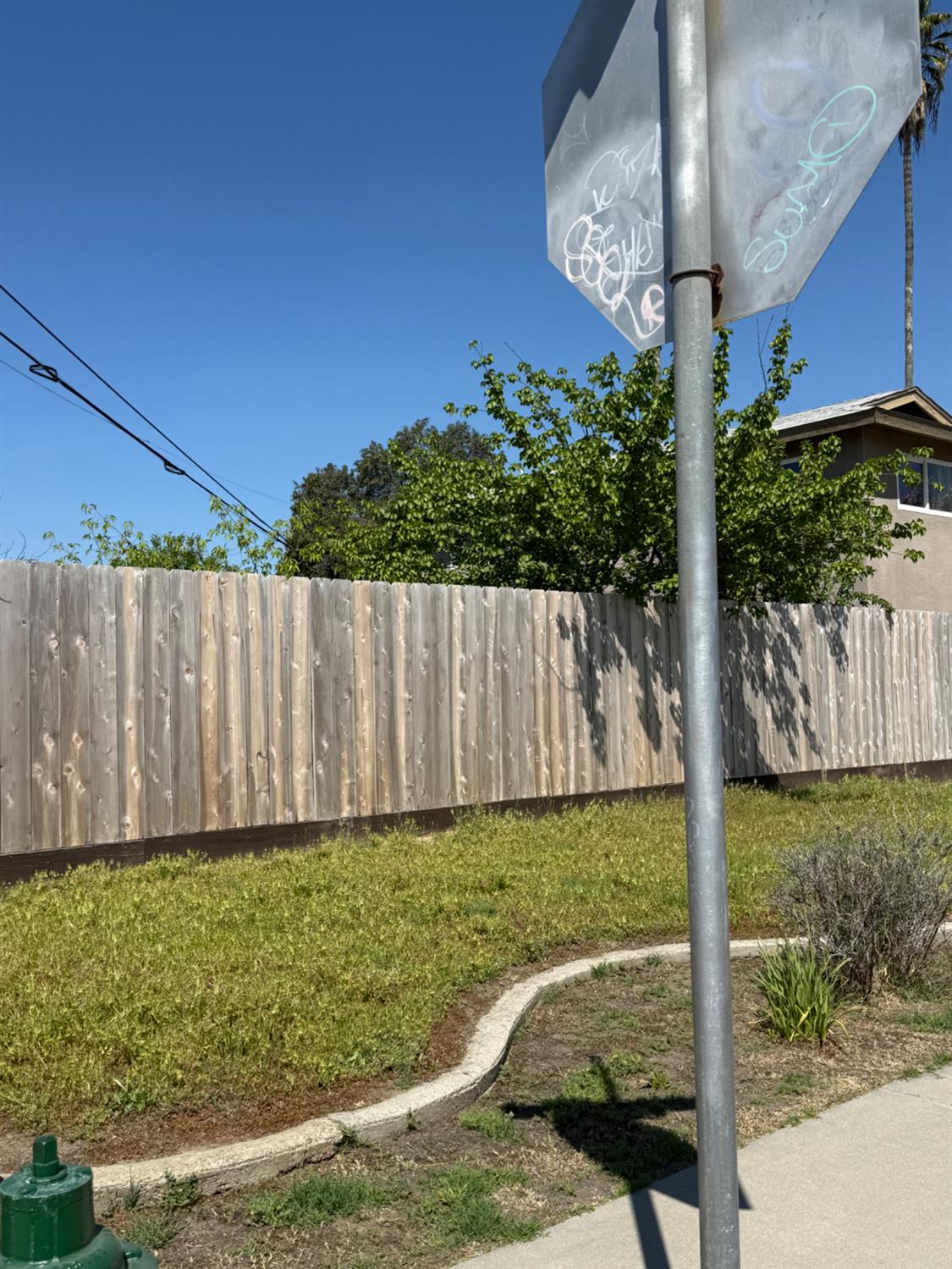 3719 3715 E Hampton Way E #2, Fresno, CA 93726