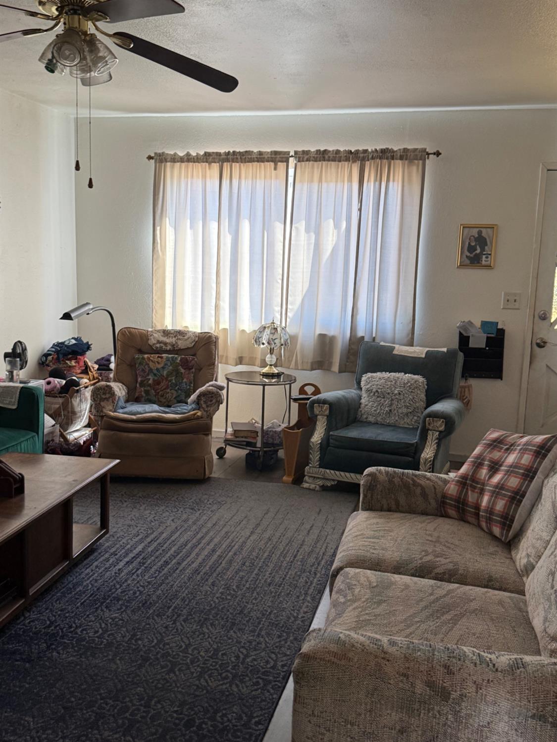 3719 3715 E Hampton Way E #2, Fresno, CA 93726