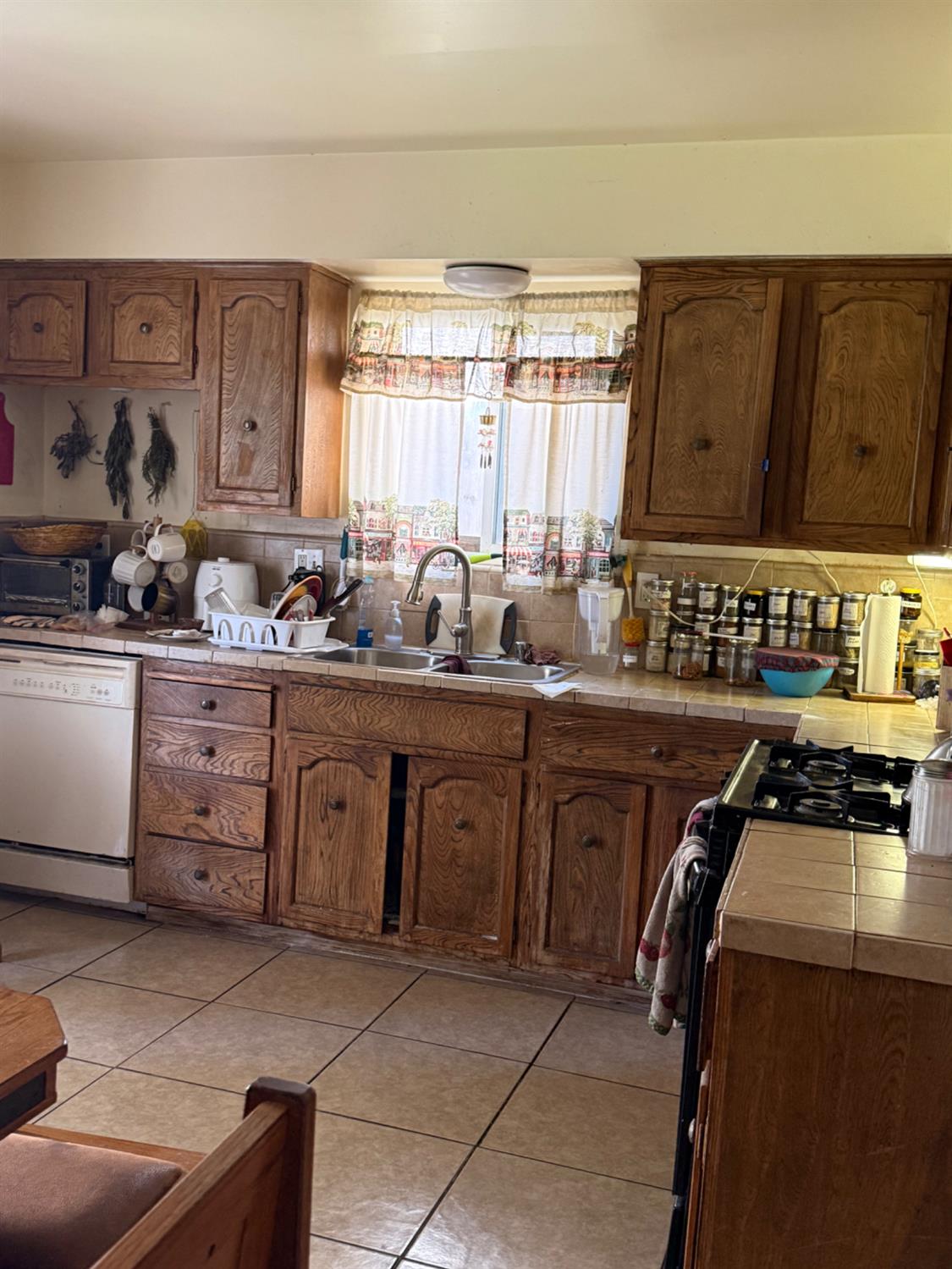 3719 3715 E Hampton Way E #2, Fresno, CA 93726