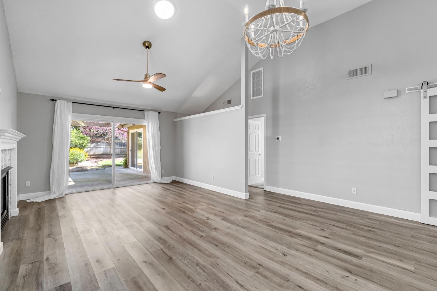 754 E Robin Ln, Fresno, CA 93730