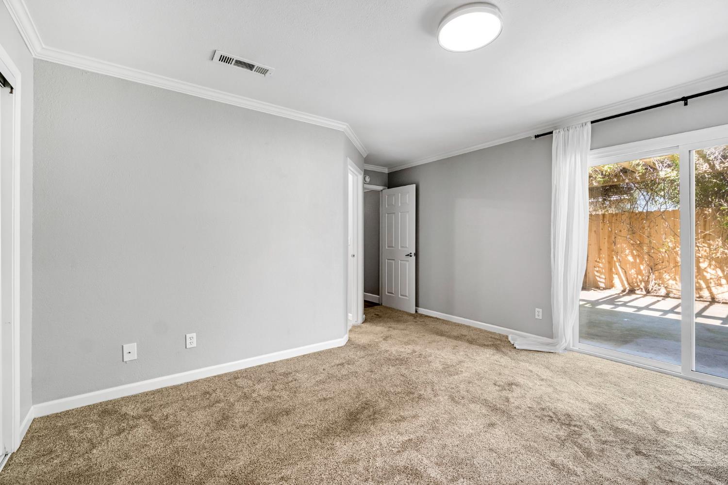 754 E Robin Ln, Fresno, CA 93730