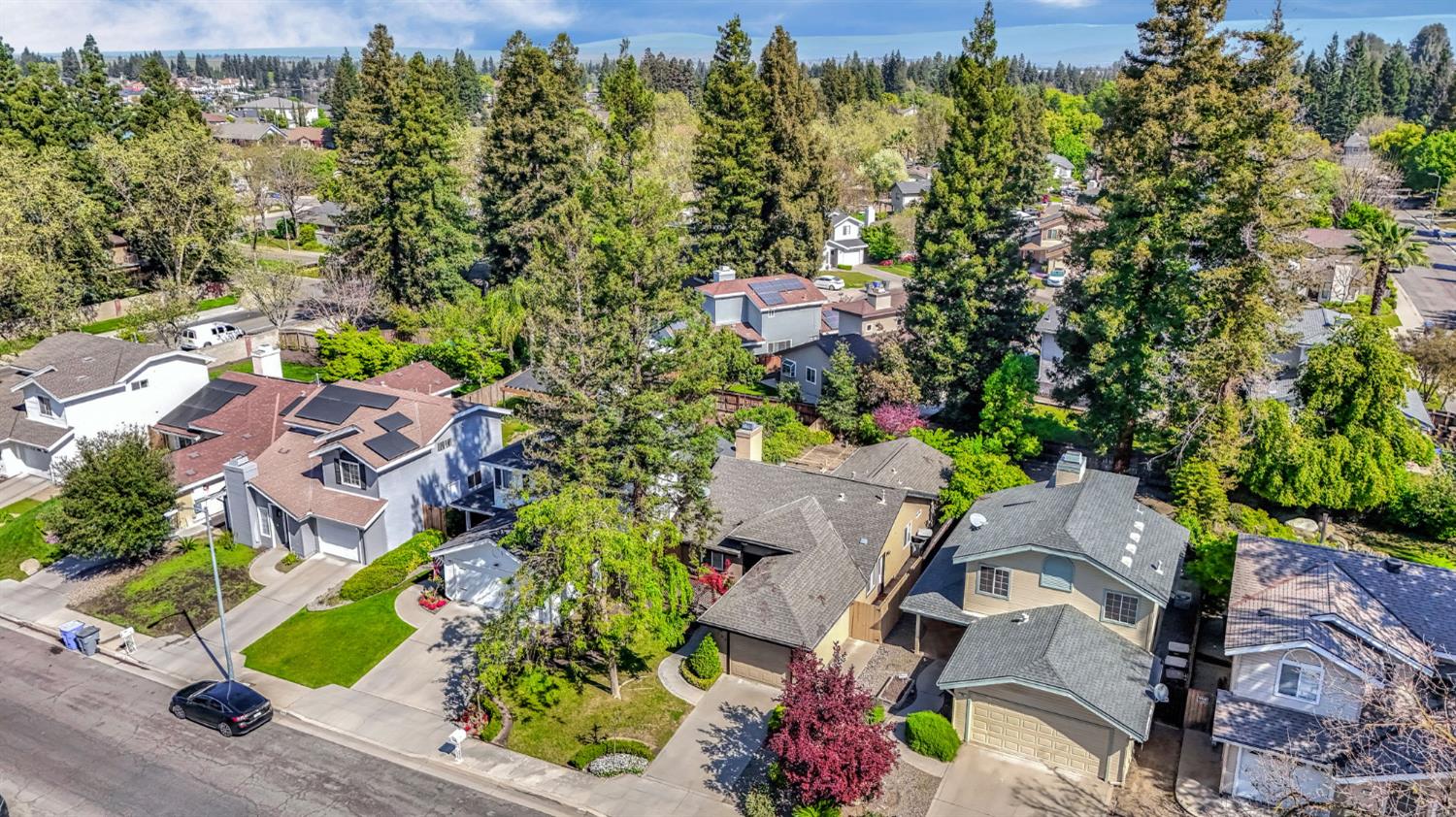 754 E Robin Ln, Fresno, CA 93730